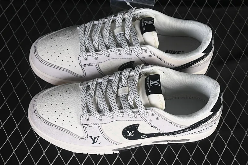 All Categories Nk SB Dunk Series Nk SB Dunk Low High-end Customized Low-top Shoes Nike SB Dunk Low LV Co-branded Graffiti Double Anniversary High-end Customized Low-top Casual Shoes CX5050-Y01